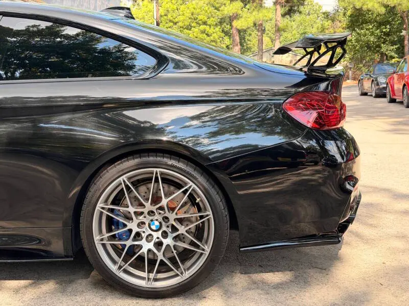 2017 BMW M4 Base photo 5