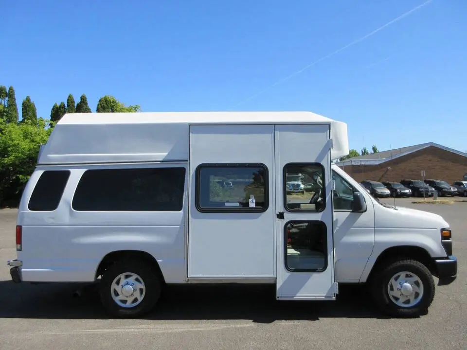 2014 Ford E-Series E-350 Super Duty Extended photo 5