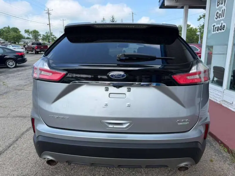 2020 Ford Edge SEL photo 5