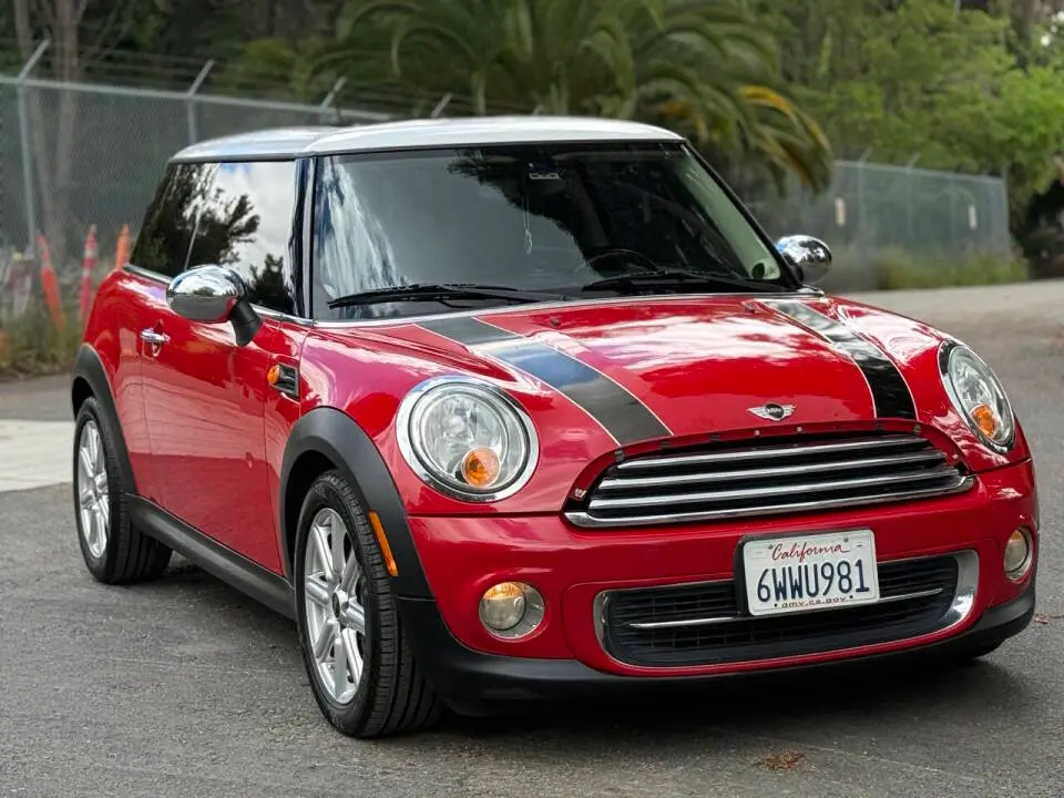 2011 MINI Cooper Base photo 4