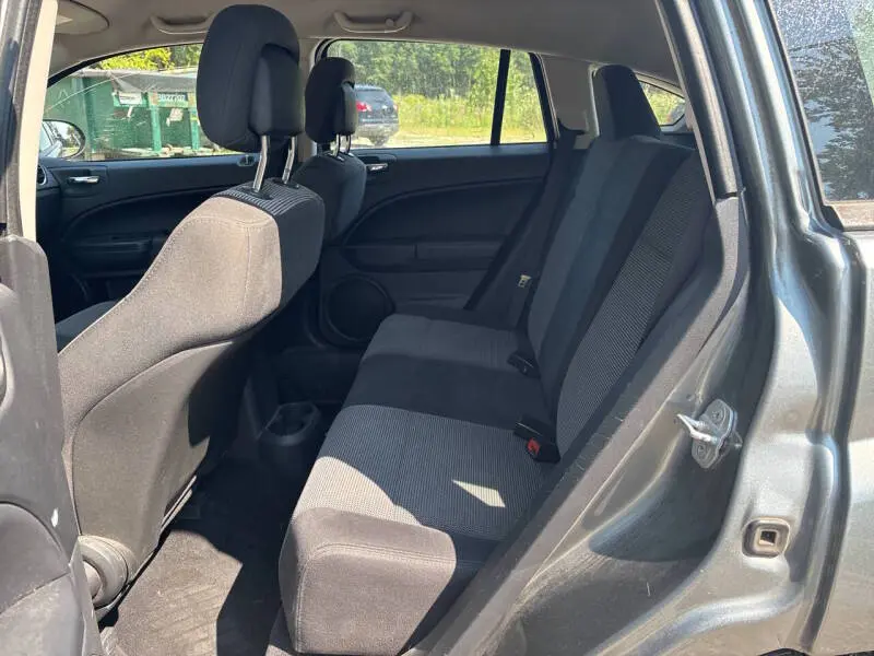 2012 Dodge Caliber SXT photo 4