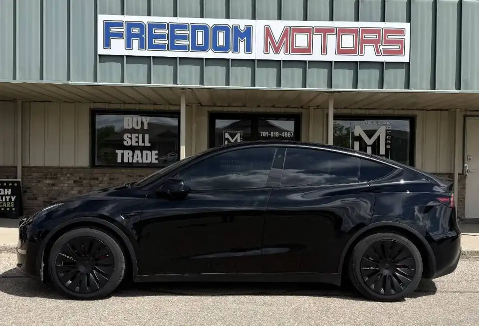 2021 Tesla Model Y Performance Dual Motor All-Wheel Drive's photo