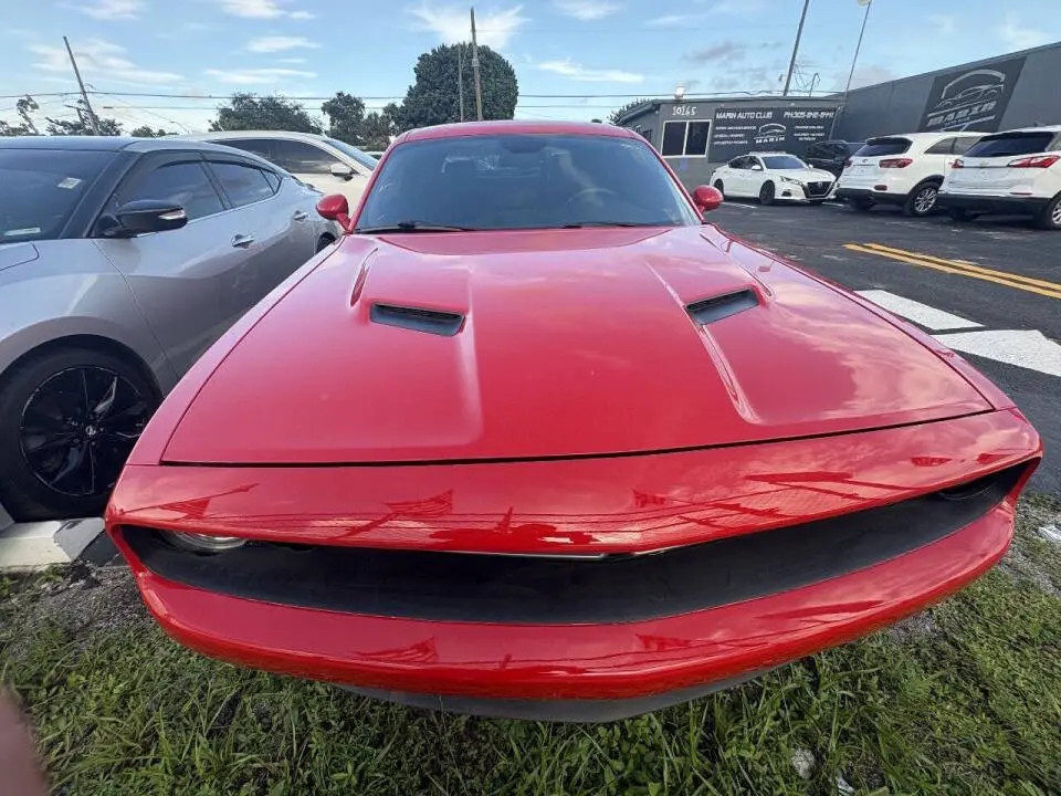 2015 Dodge Challenger SXT Plus photo 5