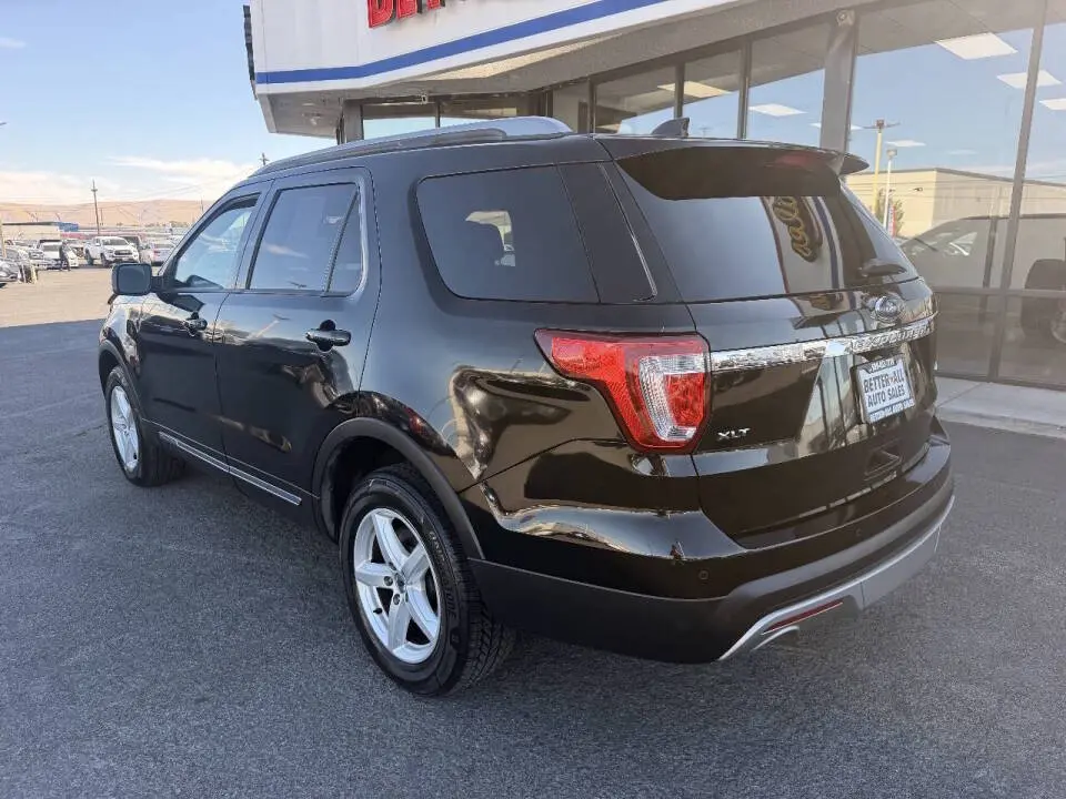 2017 Ford Explorer XLT 4WD photo 3