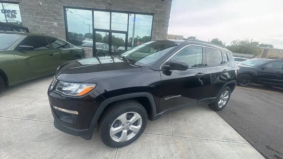 2018 Jeep Compass Latitude 4WD photo 3