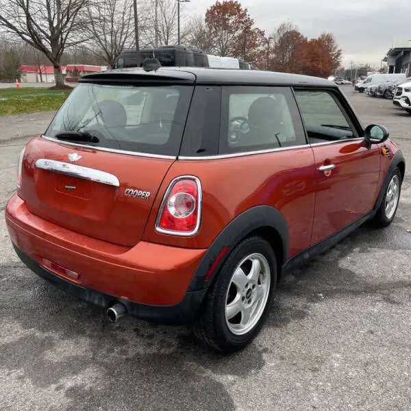 2011 MINI Cooper Base photo 4