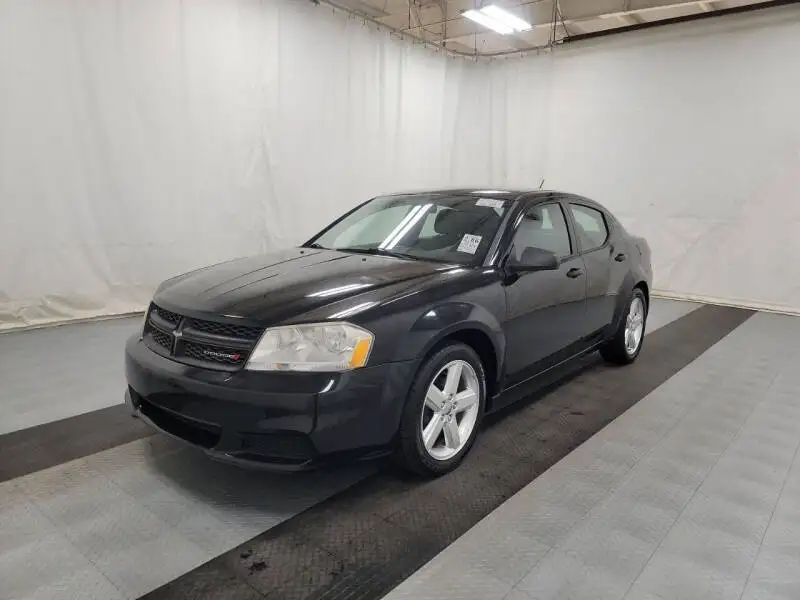 2013 Dodge Avenger SE's photo