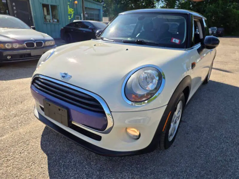 2017 MINI Cooper Base photo 4