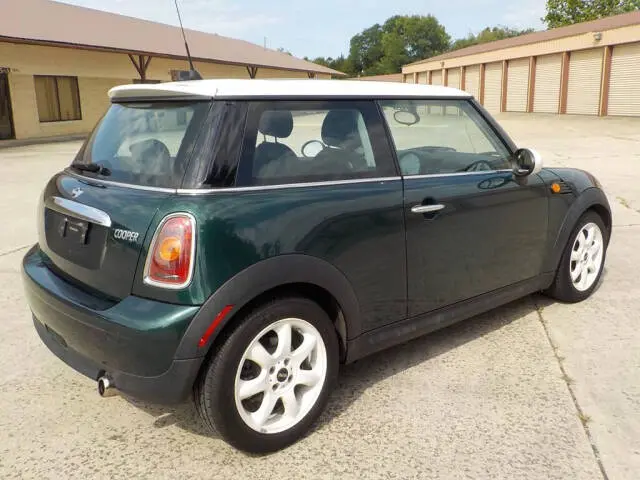 2010 MINI Cooper Base photo 5