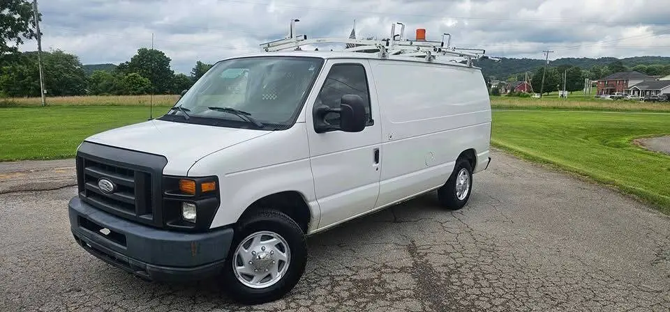 2014 Ford E-Series E-150 Van photo 3