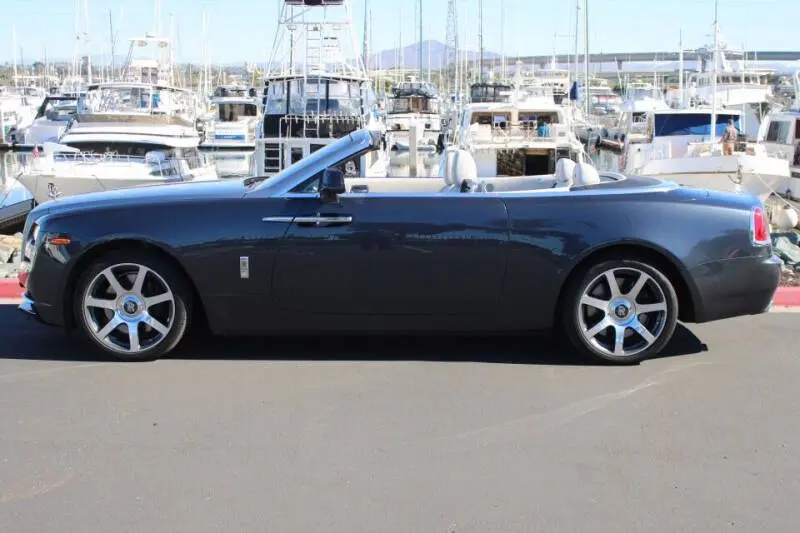 2017 Rolls-Royce Dawn Base photo 4