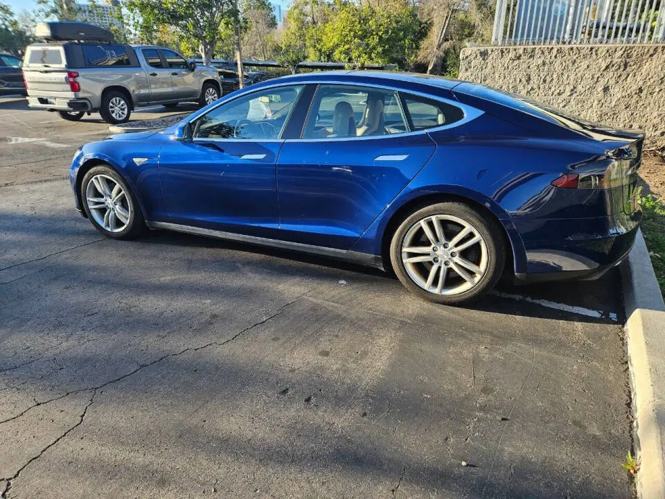 2015 Tesla Model S 85D photo 3
