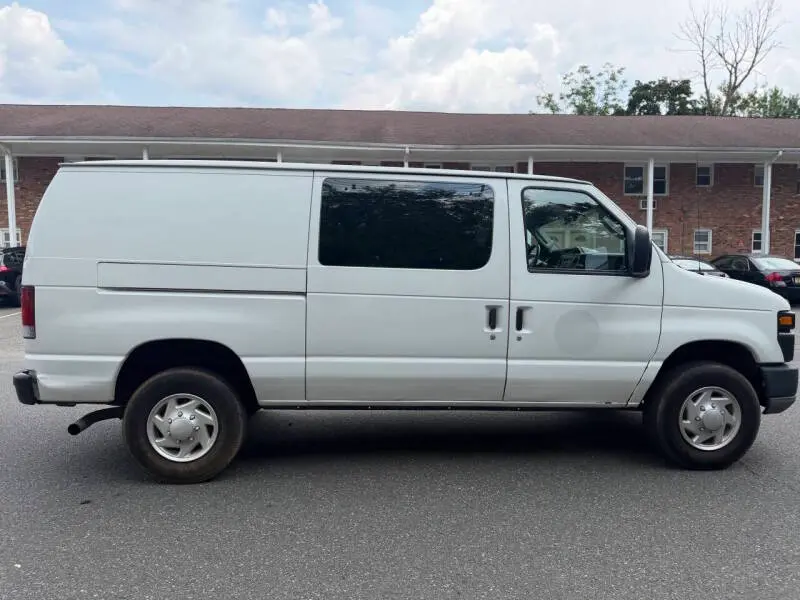 2012 Ford E-Series E-350 Super Duty photo 4