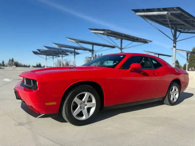 2010 Dodge Challenger SE's photo