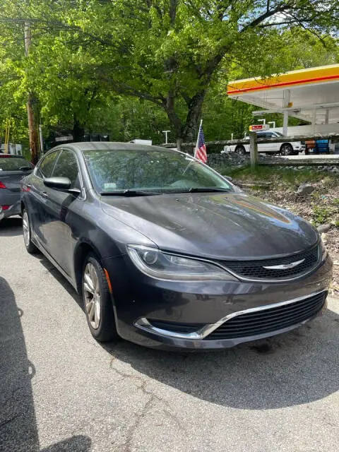 2015 Chrysler 200 Limited photo 3