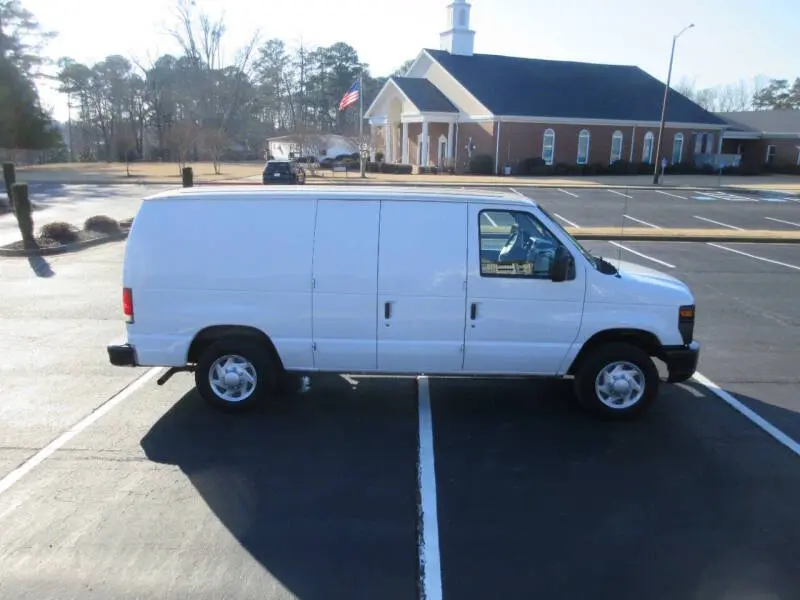 2014 Ford E-Series E-150 Van photo 5