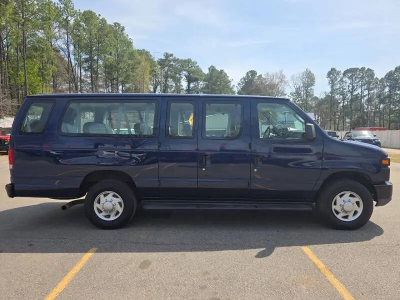 2014 Ford E-Series XL E-350 Super Duty Extended photo 3