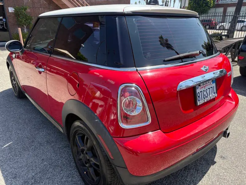 2013 MINI Cooper Base photo 4