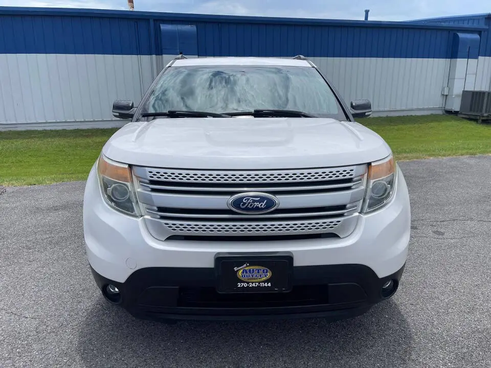 2014 Ford Explorer XLT photo 3