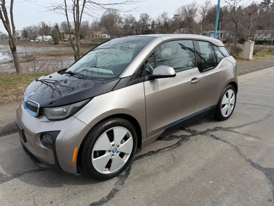 2014 BMW i3 Base's photo