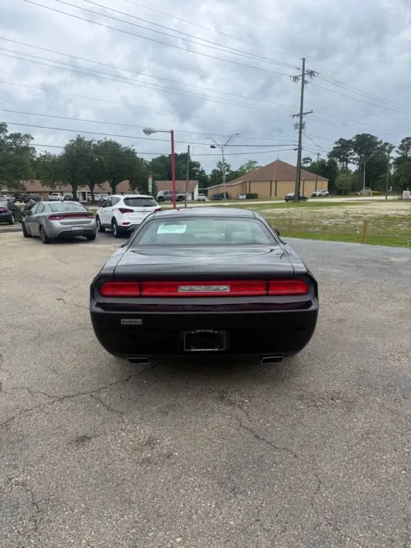 2013 Dodge Challenger SXT photo 5