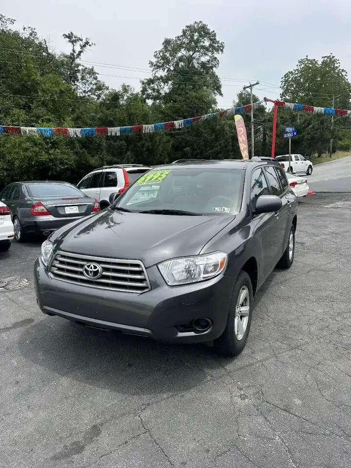 2010 Toyota Highlander Base 4X2 L4's photo