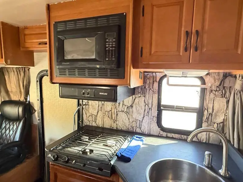 2012 Ford E-Series E-350 SD photo 4