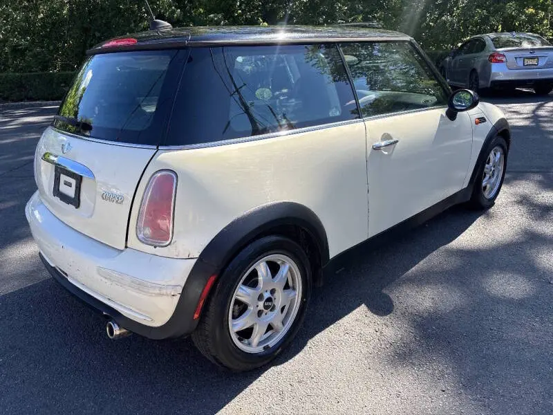 2006 MINI Cooper Base photo 4