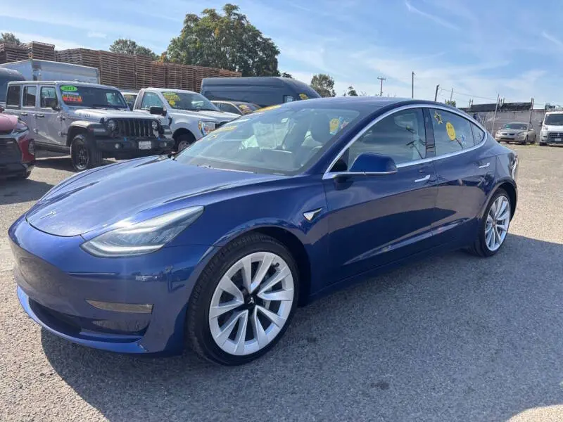 2018 Tesla Model 3 Long Range photo 3