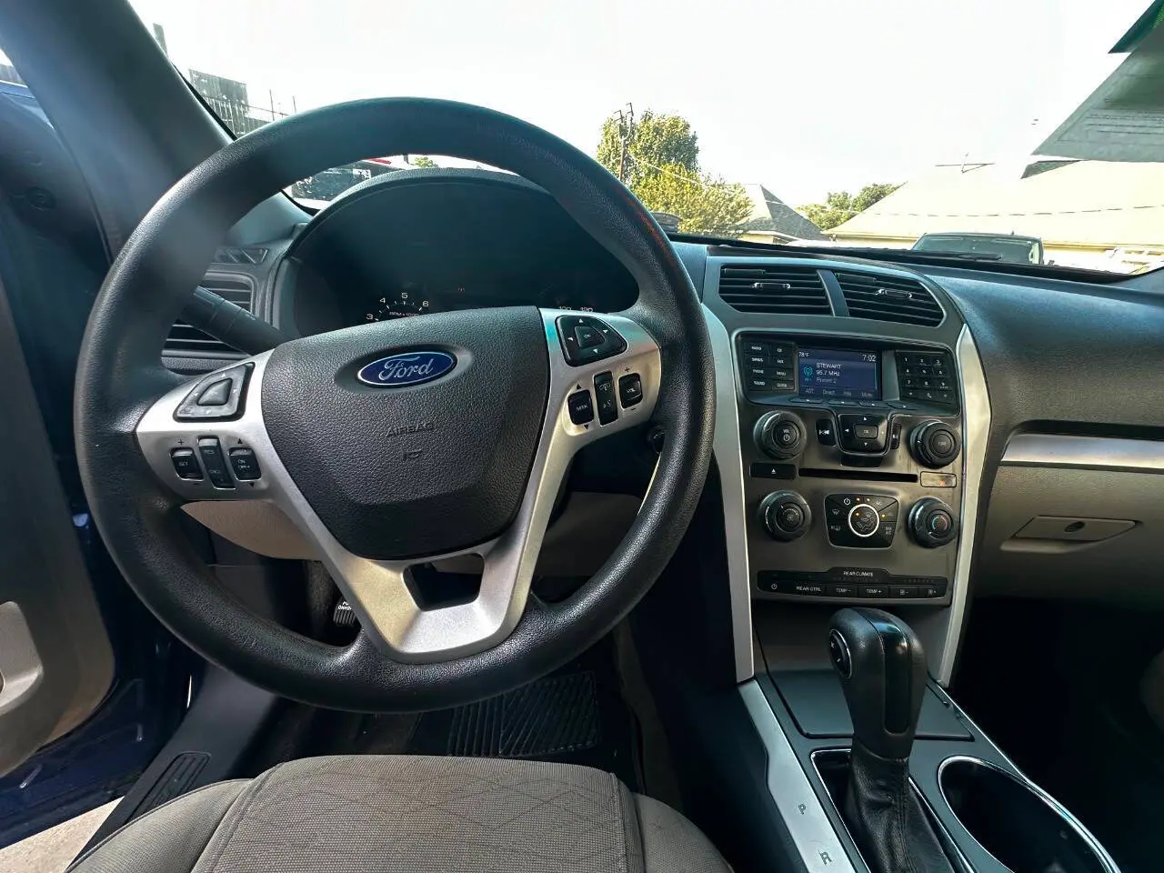 2014 Ford Explorer Base photo 5