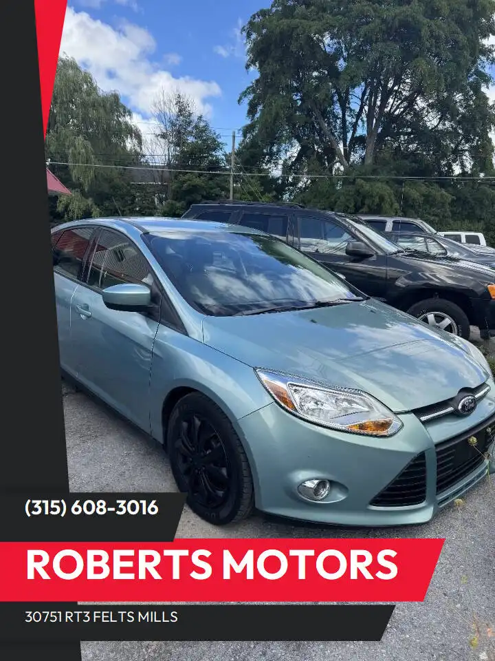 2012 Ford Focus SE Hatchback 5-Door's photo