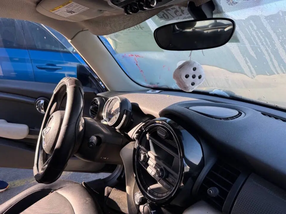 2014 MINI Cooper Base photo 3