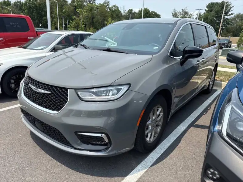 2025 Chrysler Pacifica Select photo 1