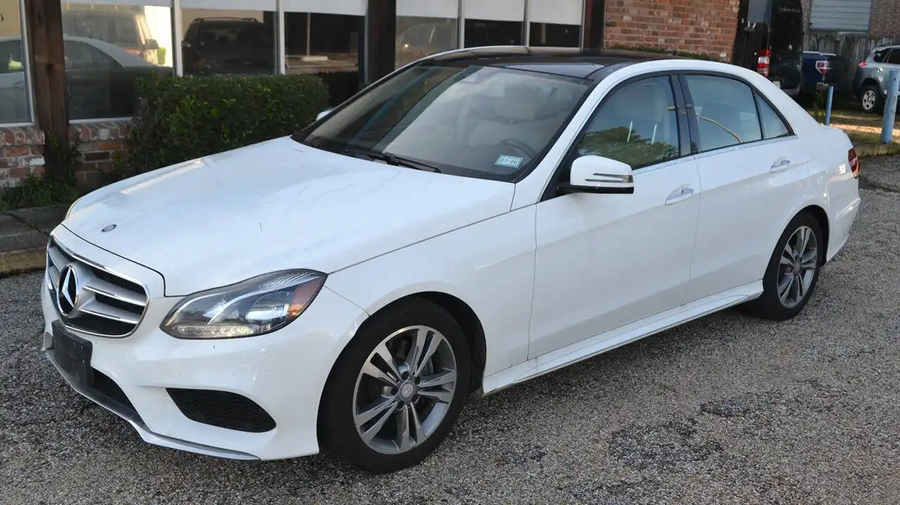 2016 Mercedes-Benz E-Class E250 BlueTEC Luxury's photo