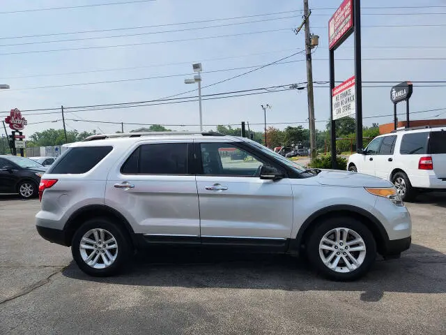 2014 Ford Explorer XLT photo 4