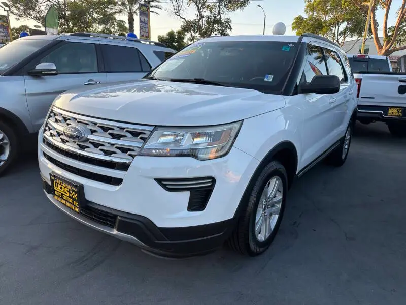 2019 Ford Explorer XLT 4WD photo 3