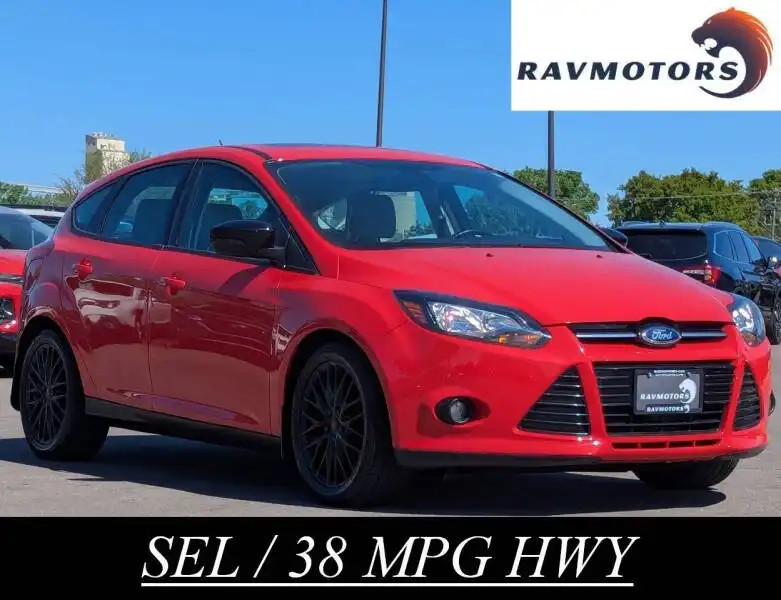 2012 Ford Focus 5 Door Hatch SEL's photo