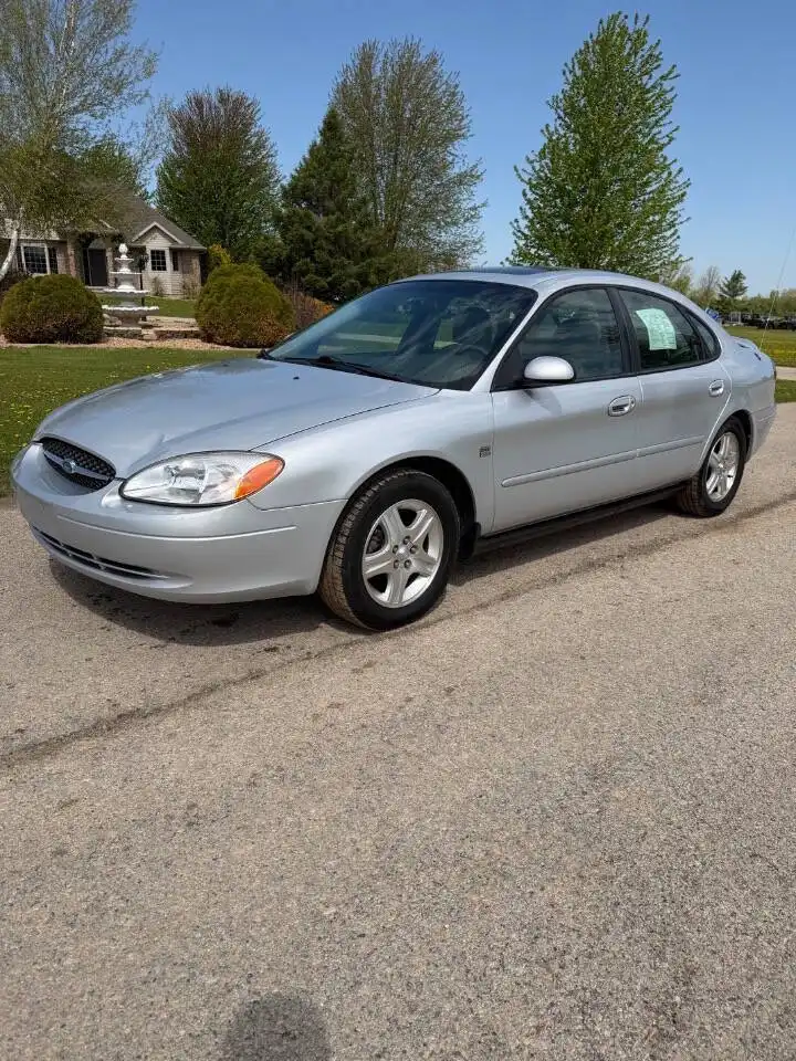 2000 Ford Taurus SEL FWD's photo