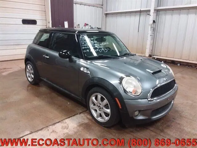 2010 MINI Cooper S photo 3