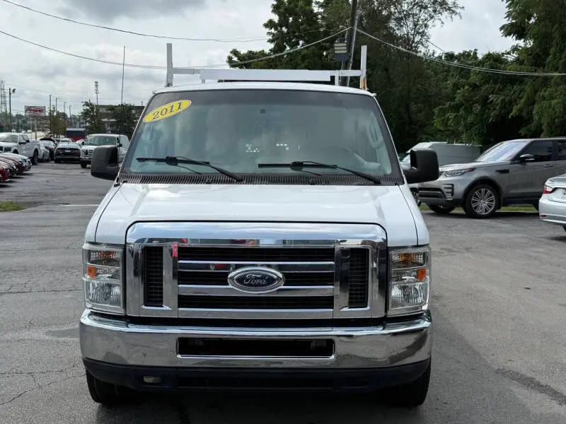 2011 Ford E-Series E-250 Van photo 3