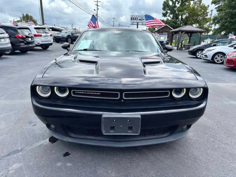 2015 Dodge Challenger SXT Plus photo 3