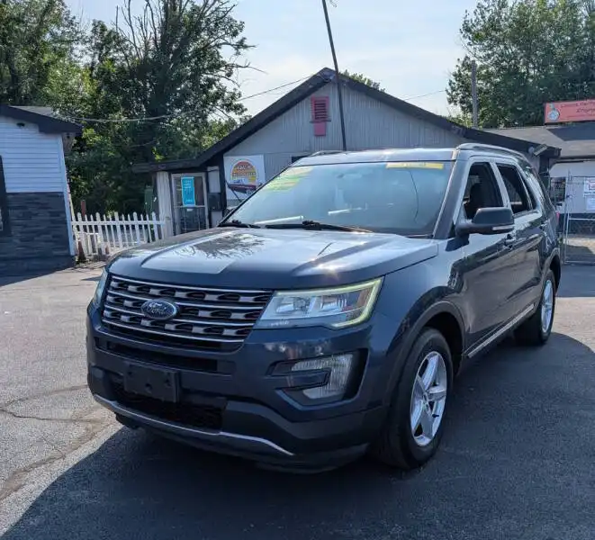 2017 Ford Explorer XLT 4WD's photo
