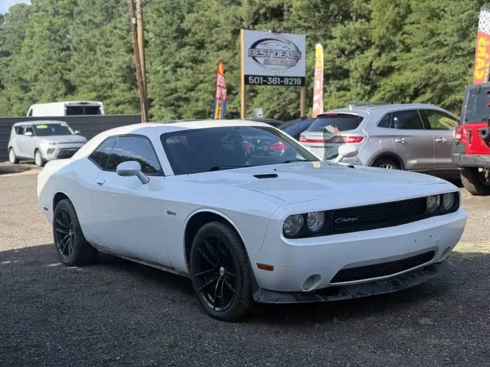 2014 Dodge Challenger SXT Plus's photo