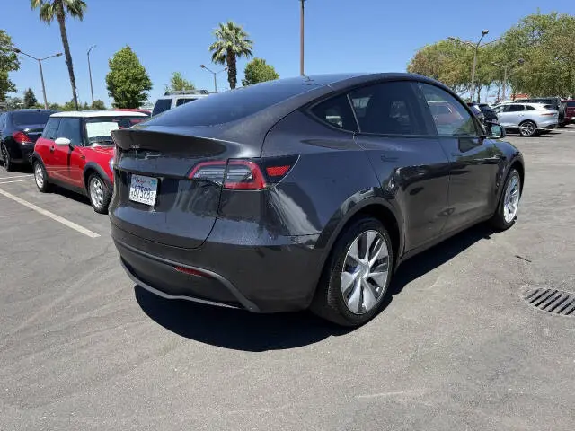 2024 Tesla Model Y Long Range Rear Wheel Drive photo 5