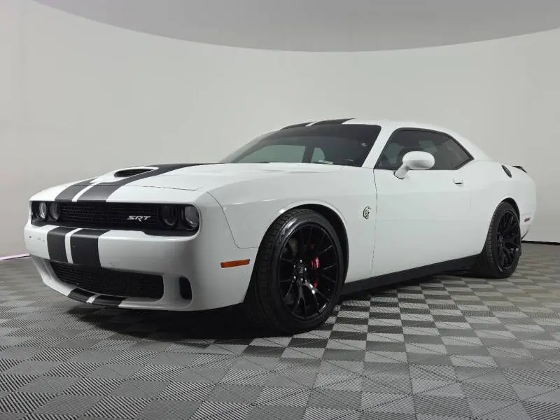 2016 Dodge Challenger SRT Hellcat photo 3