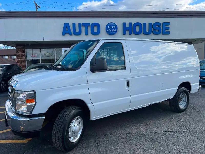 2013 Ford E-Series E-250 Van photo 1