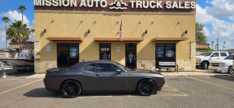 2016 Dodge Challenger SXT photo 3