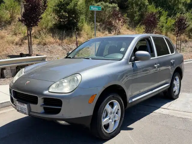 2004 Porsche Cayenne S's photo