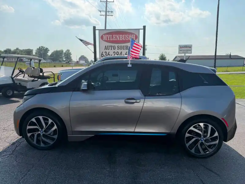 2014 BMW i3 Base's photo