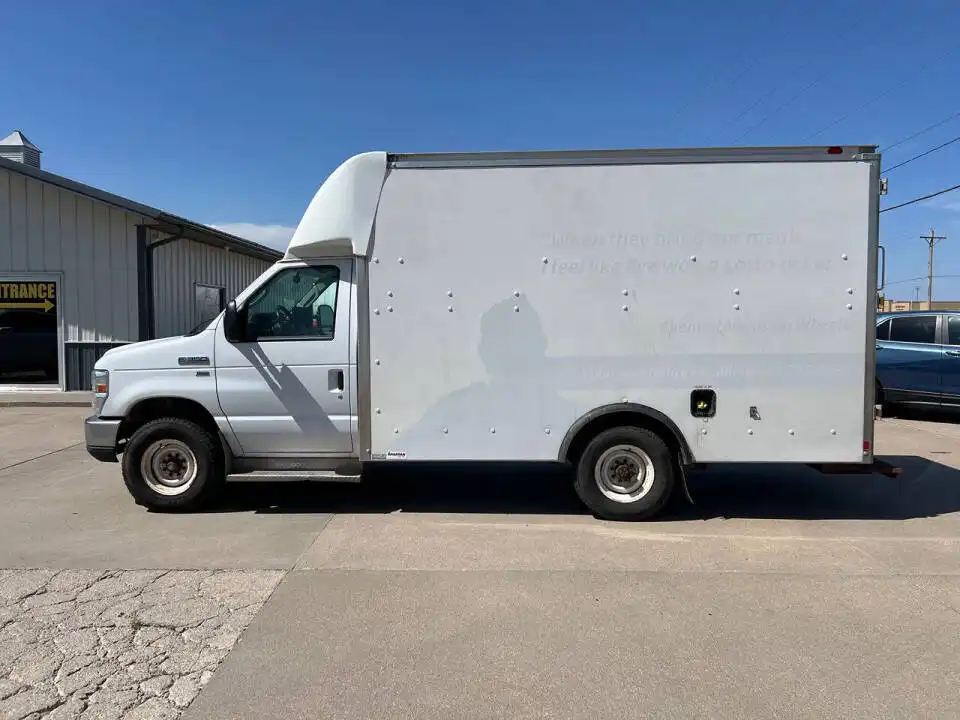 2014 Ford E-Series SRW E-350 Super Duty 158 in WB's photo